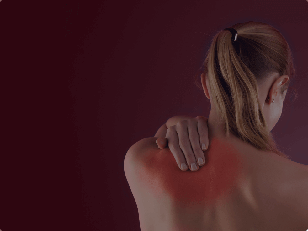 Femme ressentant un confort articulaire retrouvé grâce à ArtroFlex Active